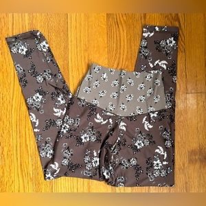 Aerie Offline High Rise Crossover Brown Flower Leggings Women’s M Short